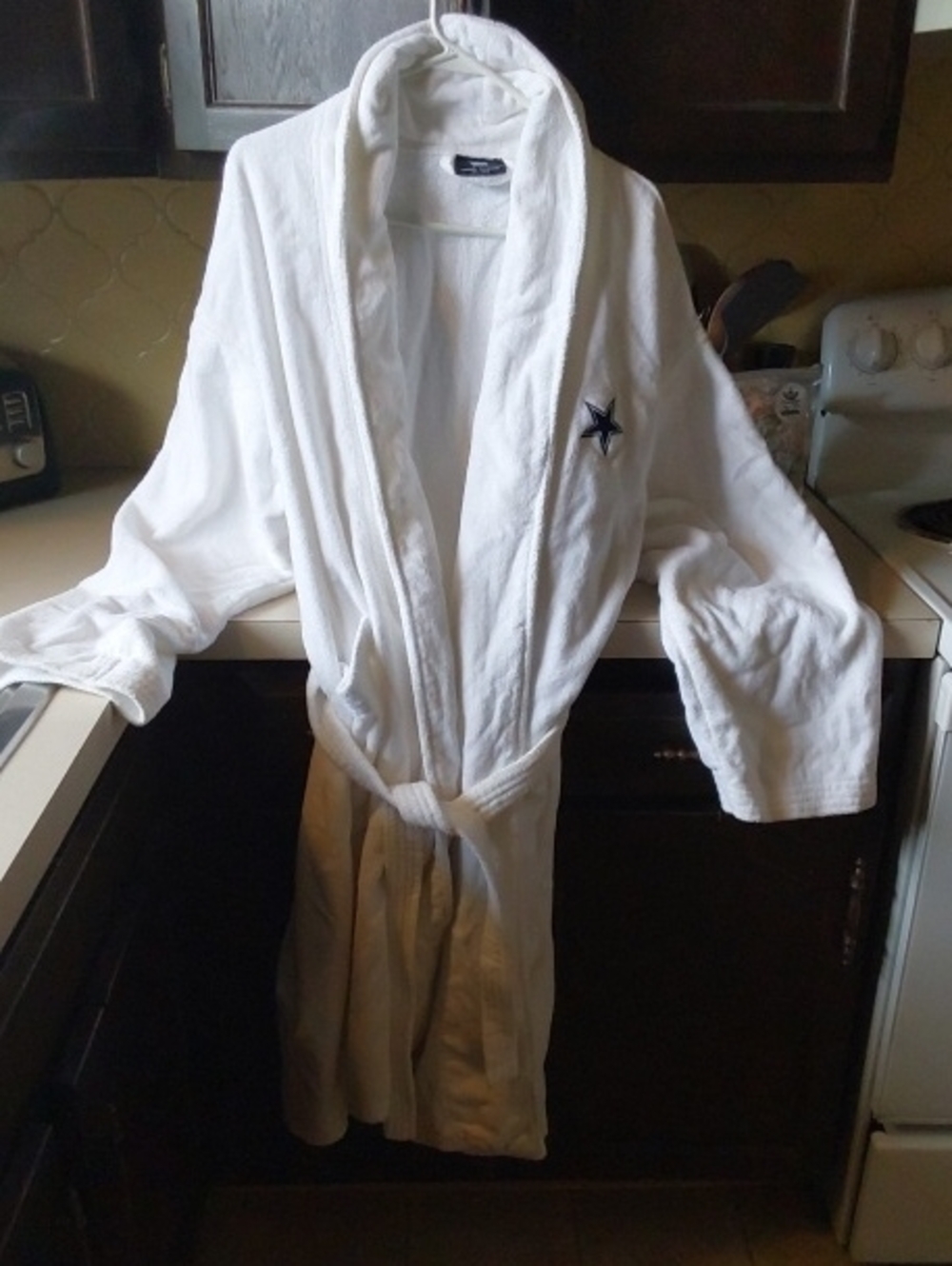 White Robe W/ Navy Dallas Cowboy Embroidered Star Terry Cloth Robe